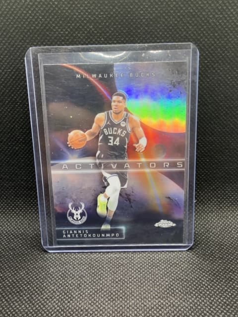 Giannis Antetokounmpo Activators Refractor Topps Chrome 2025 Bucks